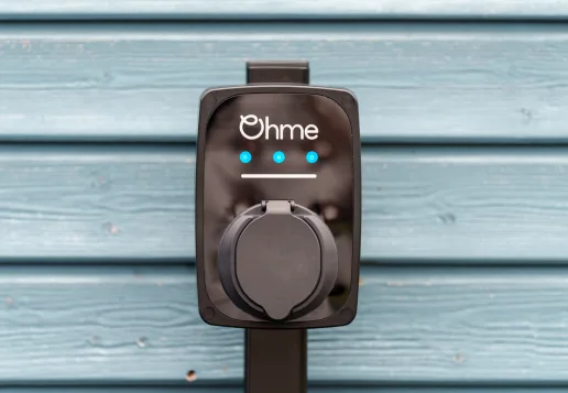 Borne de recharge Ohme ePod S 7kW pour maison individuelle en Île-de-France
